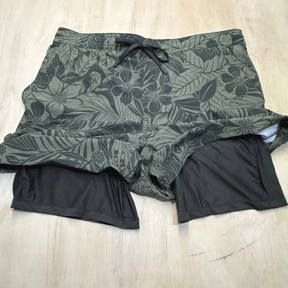 Kirkland Signature Mens M Lined Swim Shorts Green Floral Tropical Trunks NEW
